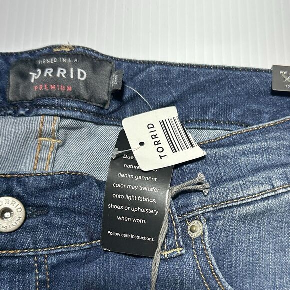 Torrid Premium Denim Boyfriend Jeans Size 14 R Blue NWT - Picture 2 of 11
